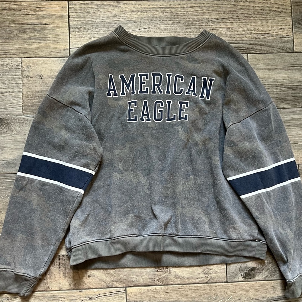 AE Women’s Camo Crewneck